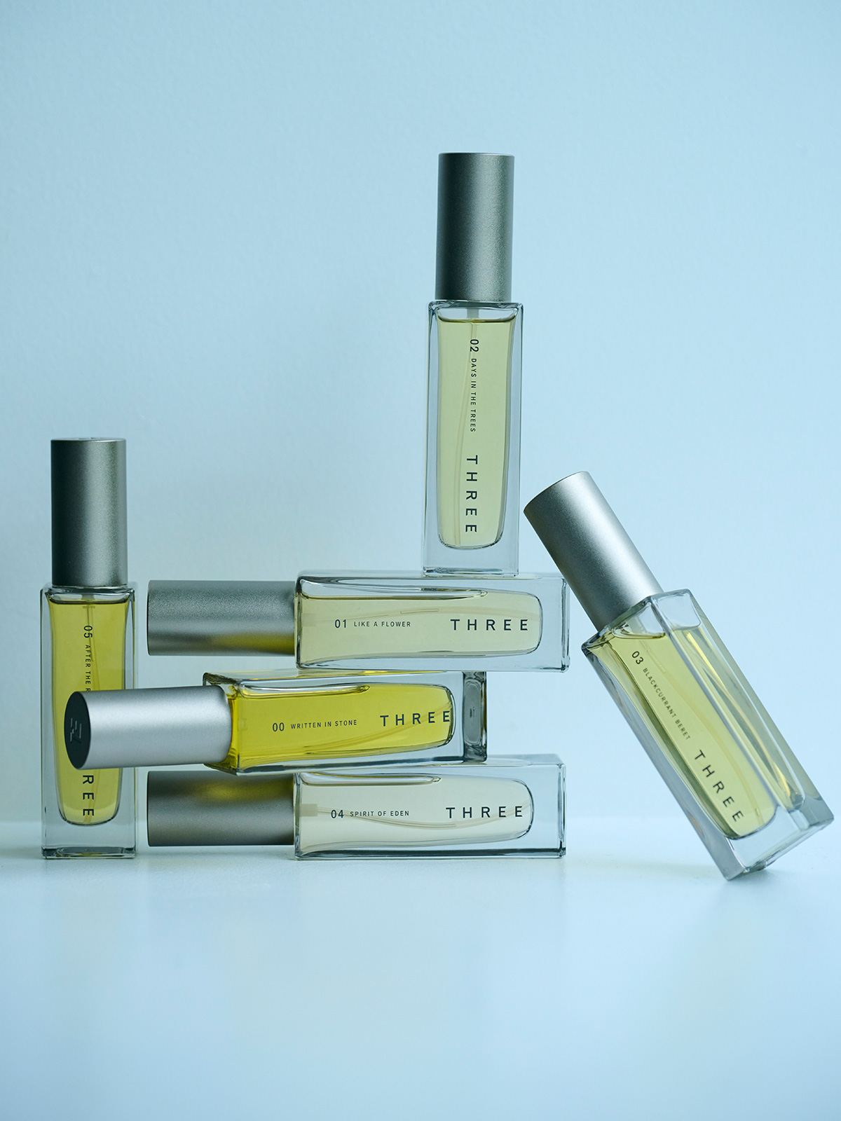 香りが深化した「THREE エッセンシャルセンツ R」で、シーンに合わせた心地よい気分ケア。