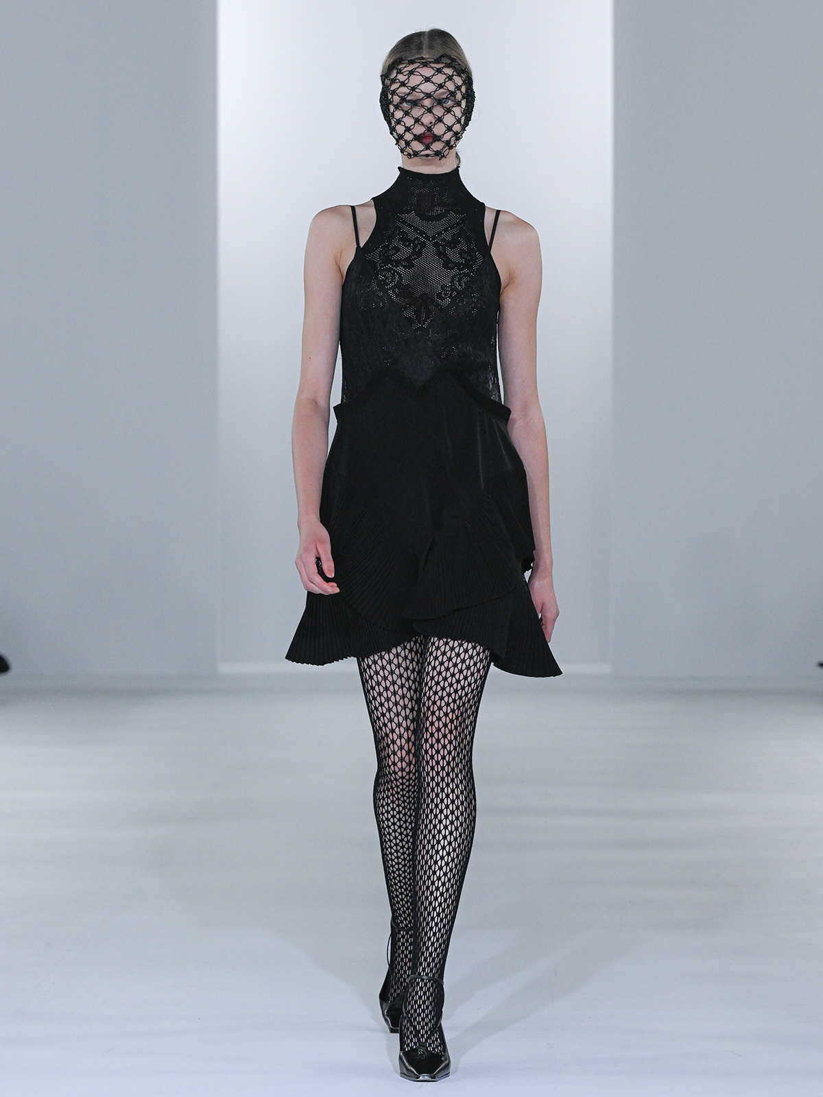 夏の終わり、FETICOのランウェイにて。