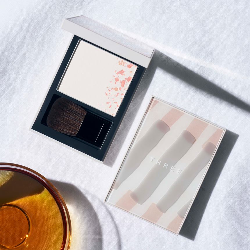 THREE セイクリッドスペース フェイスパウダー